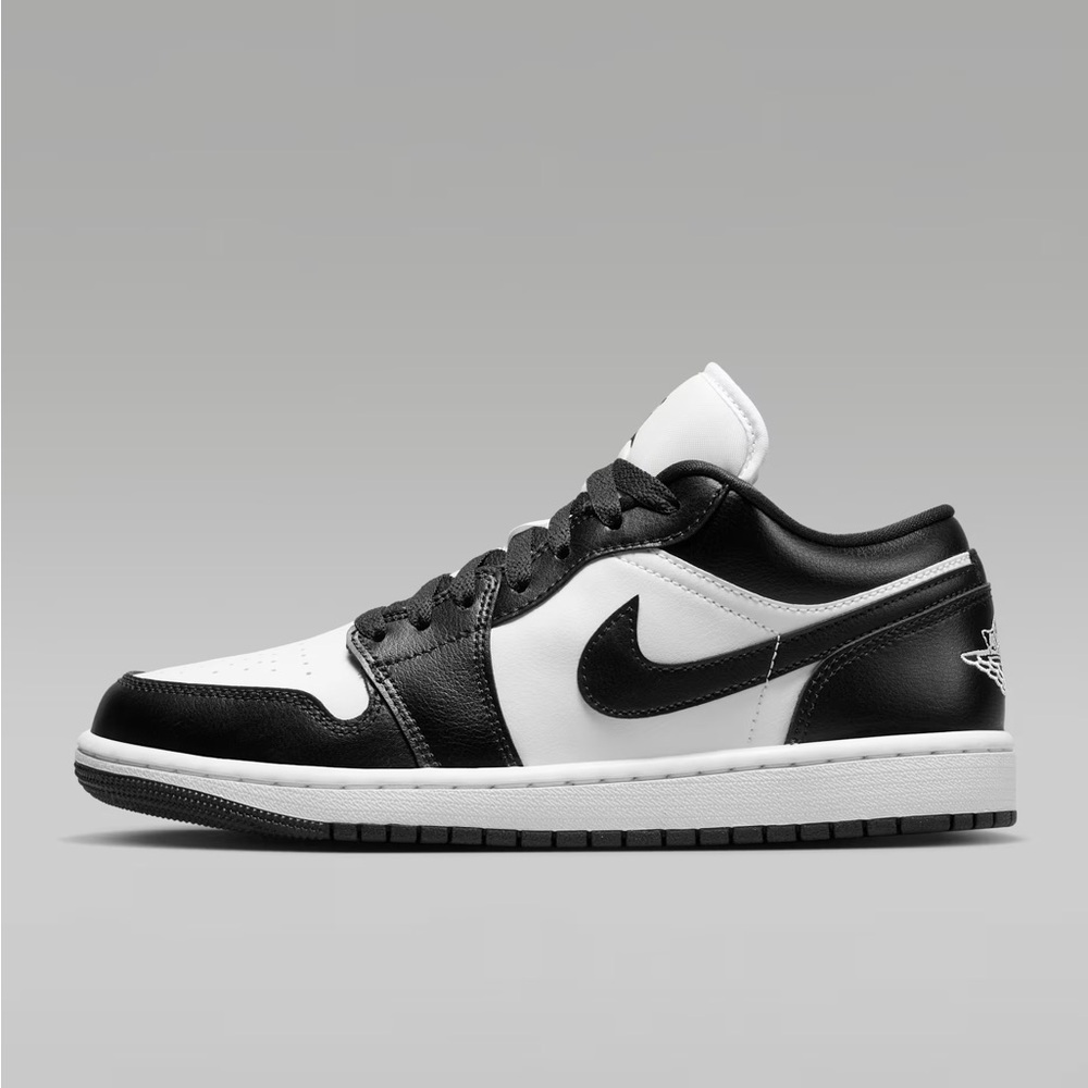 NWT Nike Air Jordan size 8.5 - black and white